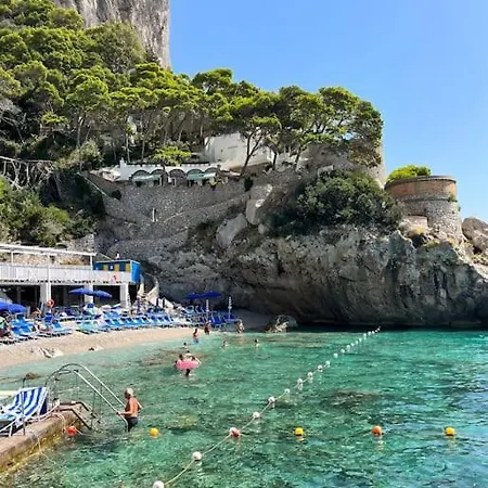 Exceptionnel Pieds Dans L'eau Vila *